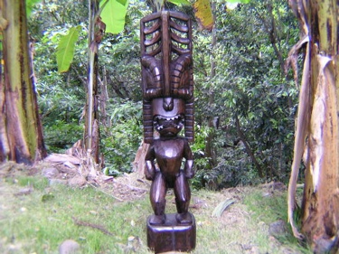 Walnut Tiki Akua 39 Bishop Museum Outdoor Garden Decor