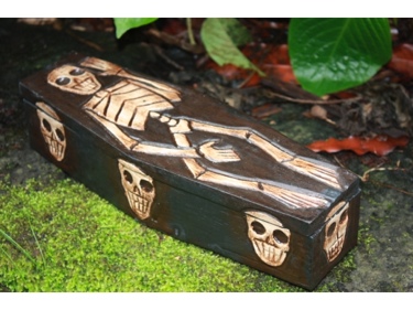 MEDIUM TREASURE CHEST BOX 12 SKULL BONES decor