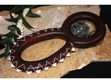 HAWAIIAN EIGHT CLUB LEI O MANO SHARK TEETH HAWAII ART