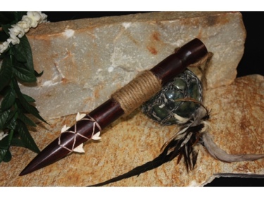 HAWAIIAN SPEAR WEAPON 12 W SHARK TEETH HAWAII ART