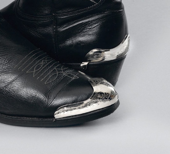 boots with silver toe